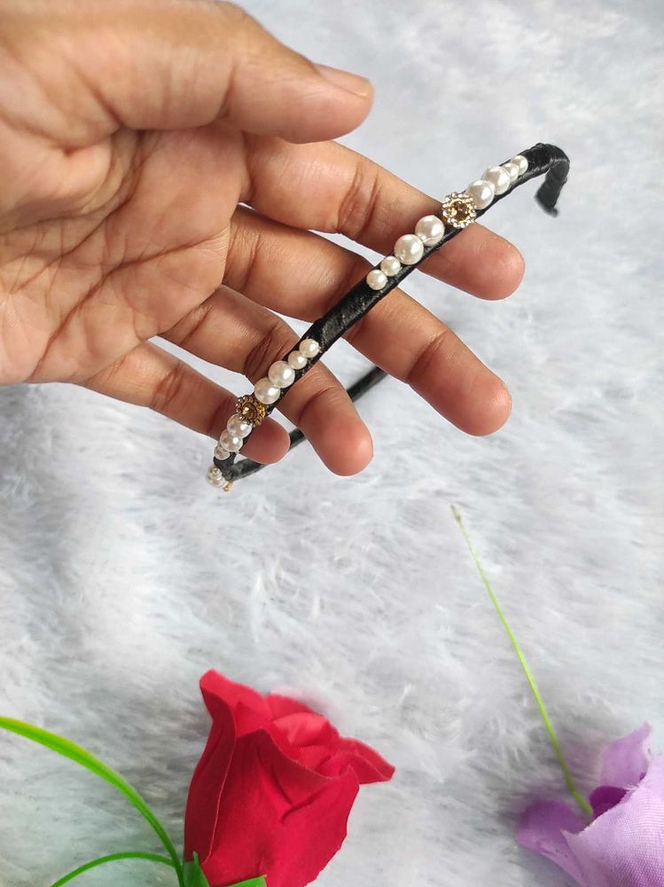 22.Handmade Hairband For Girls