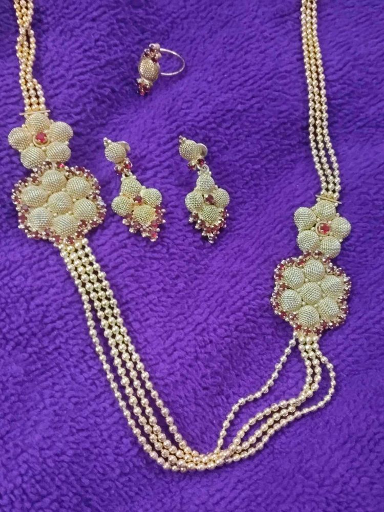 Elegant Gold-Tone Jewelry Set