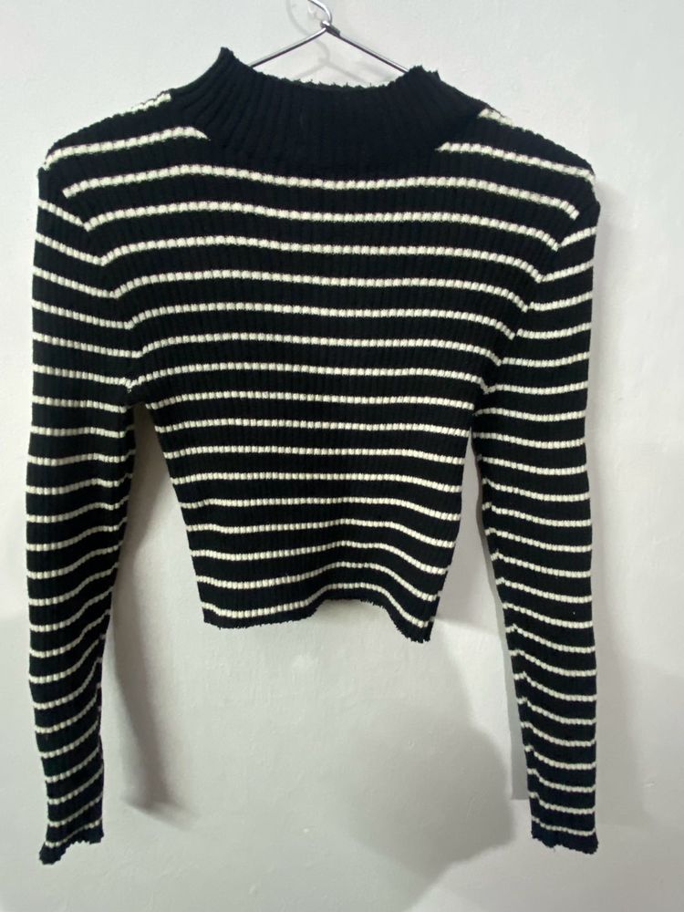 Black And White Top