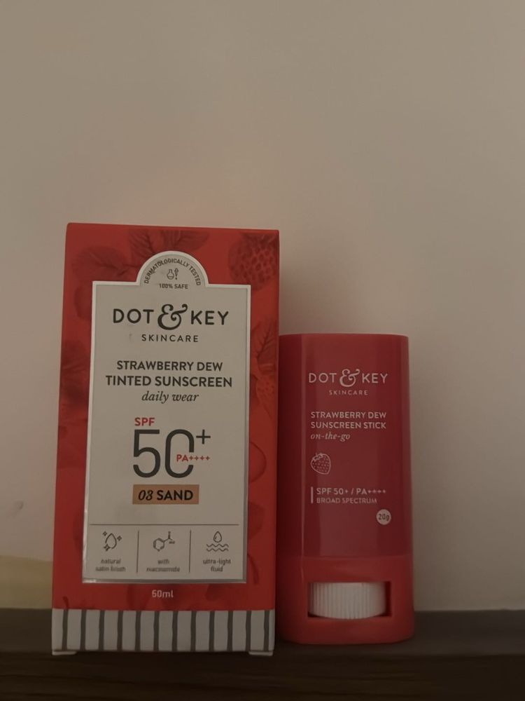 Dot&amp;Key Strawberry Sunscreen Combo.