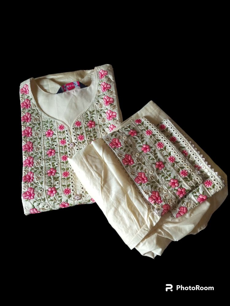 Beautiful Chiffon 2 Piece Set With Embroidery Work 3/4 Sleeves M Size