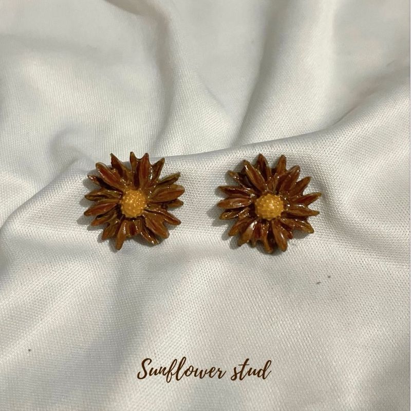 Brown Sunflower Stud