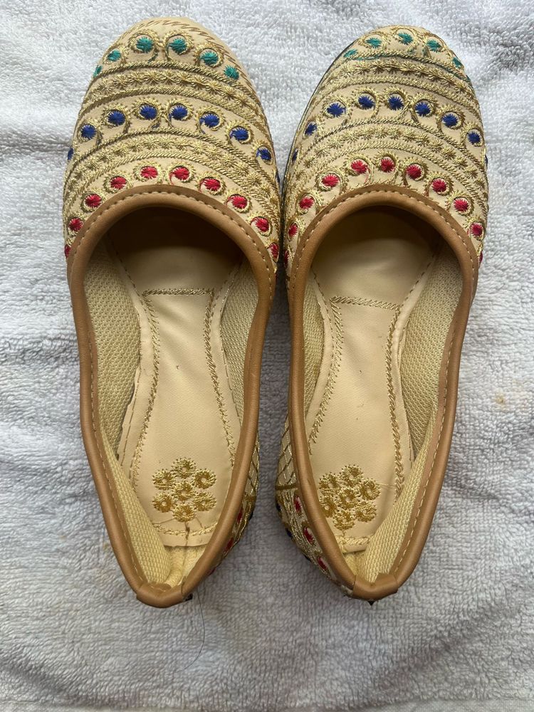 Gold Ballerinas - Ethnic kids Jutis