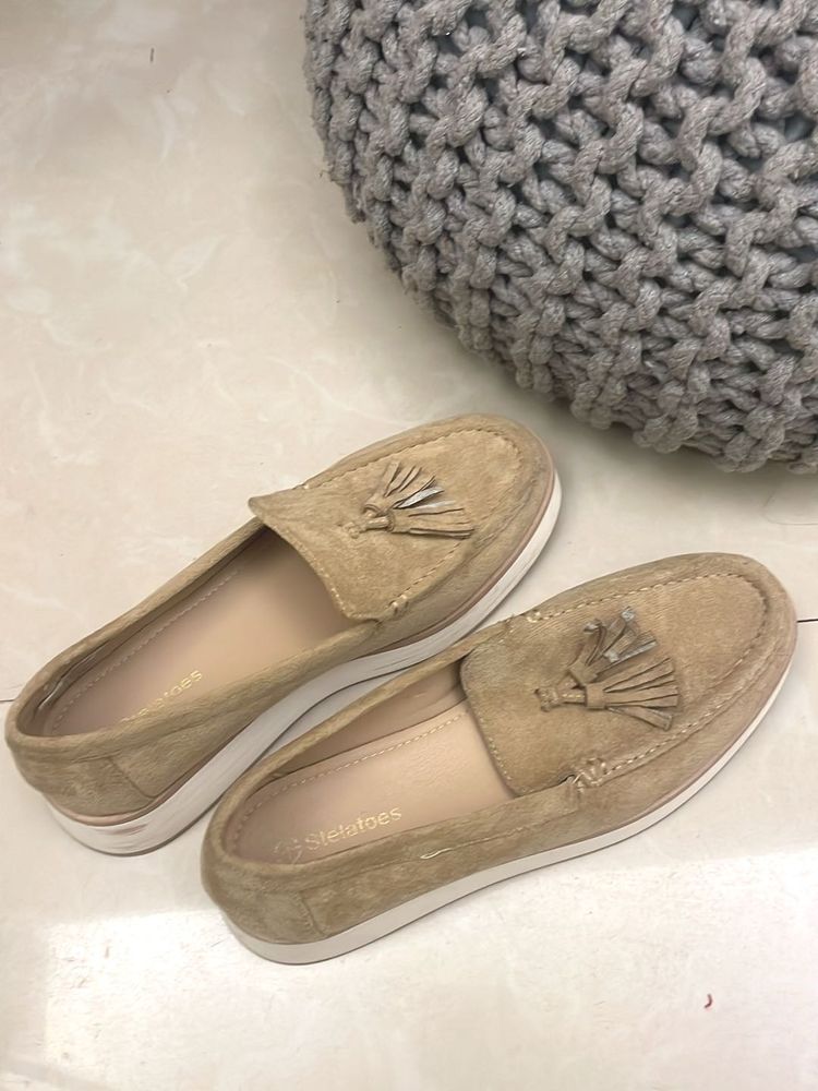 Stylish Tan Loafers, size 38