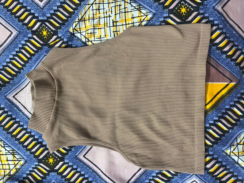 Ribbed Mock Neck Top