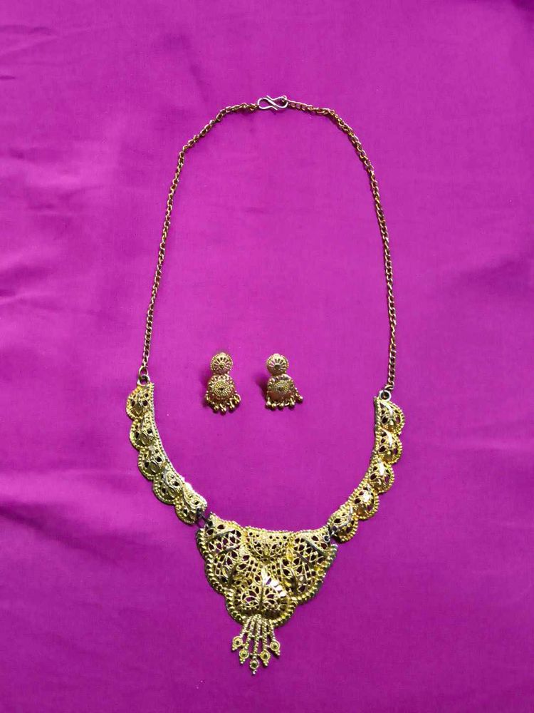 Golden Necklace Set