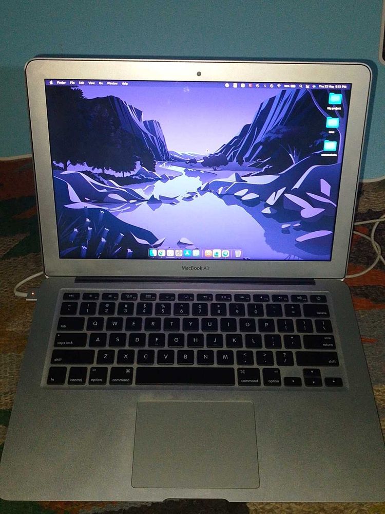 MacBook 2017 Montery 12.7 Ping Me On 95188-95476