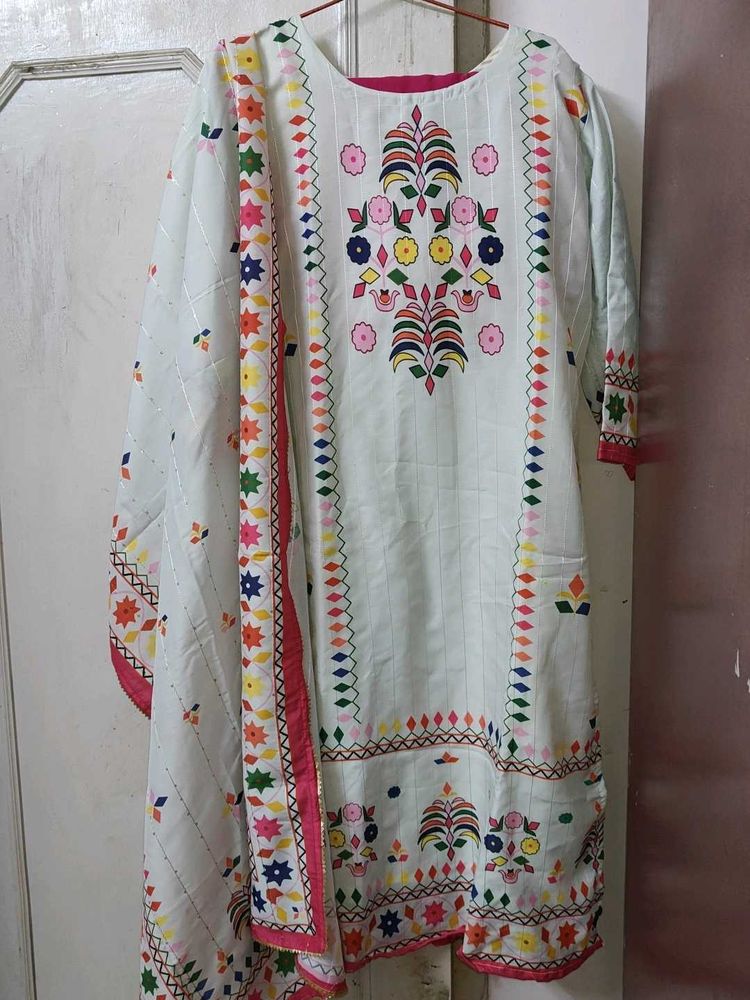 Festive Embroidered White Kurta Set
