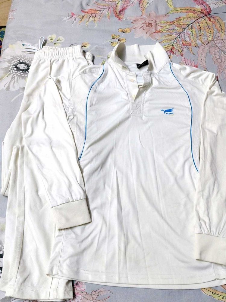 Men&#39;s T-Shirt &amp; Track Pant Set (Cricket Kit)