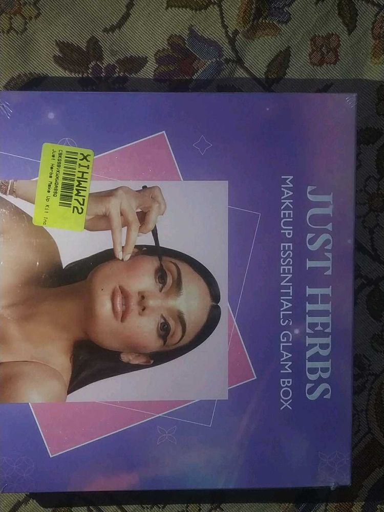 Just Herbs Makeup Essentials Glam Box