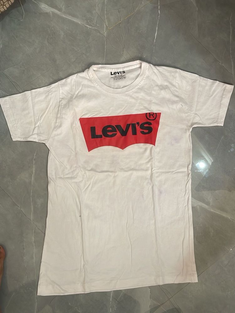 Levi&#39;s White Graphic Tee M