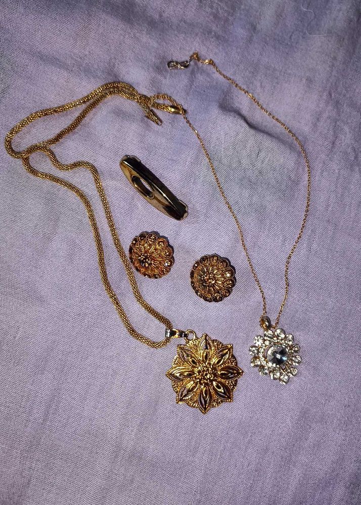 Vintage Gold Tone Jewelry Set