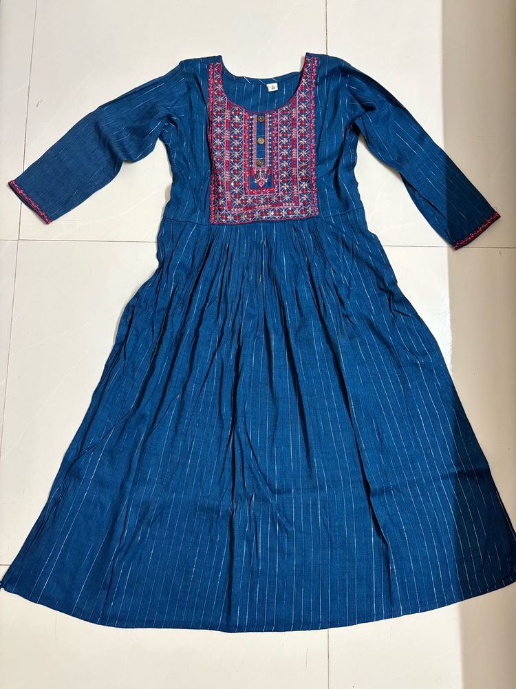 Blue Embroidered Aalia Cut Kurta With Zari Work