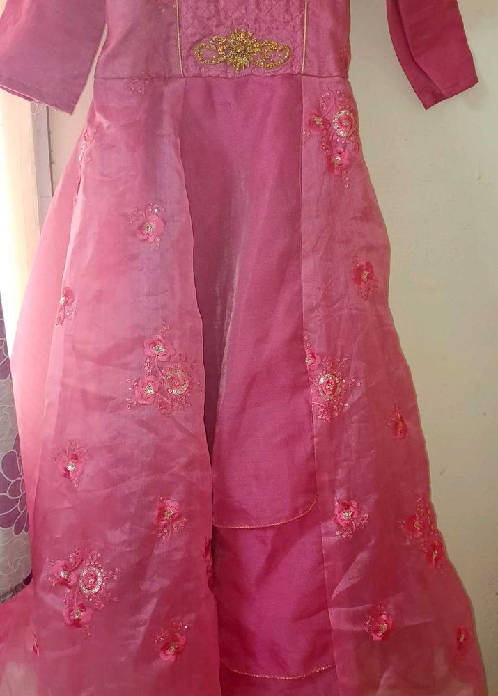 Beautiful  Aesthetic Gown For Party&#39; Wea