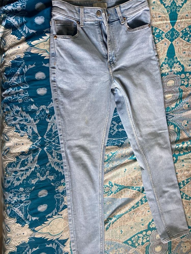 H&amp;M Light Wash Denim Jeans