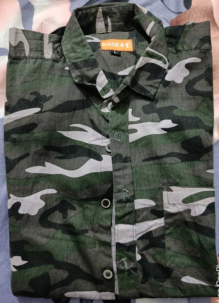 Half-sleeve T-shirt
