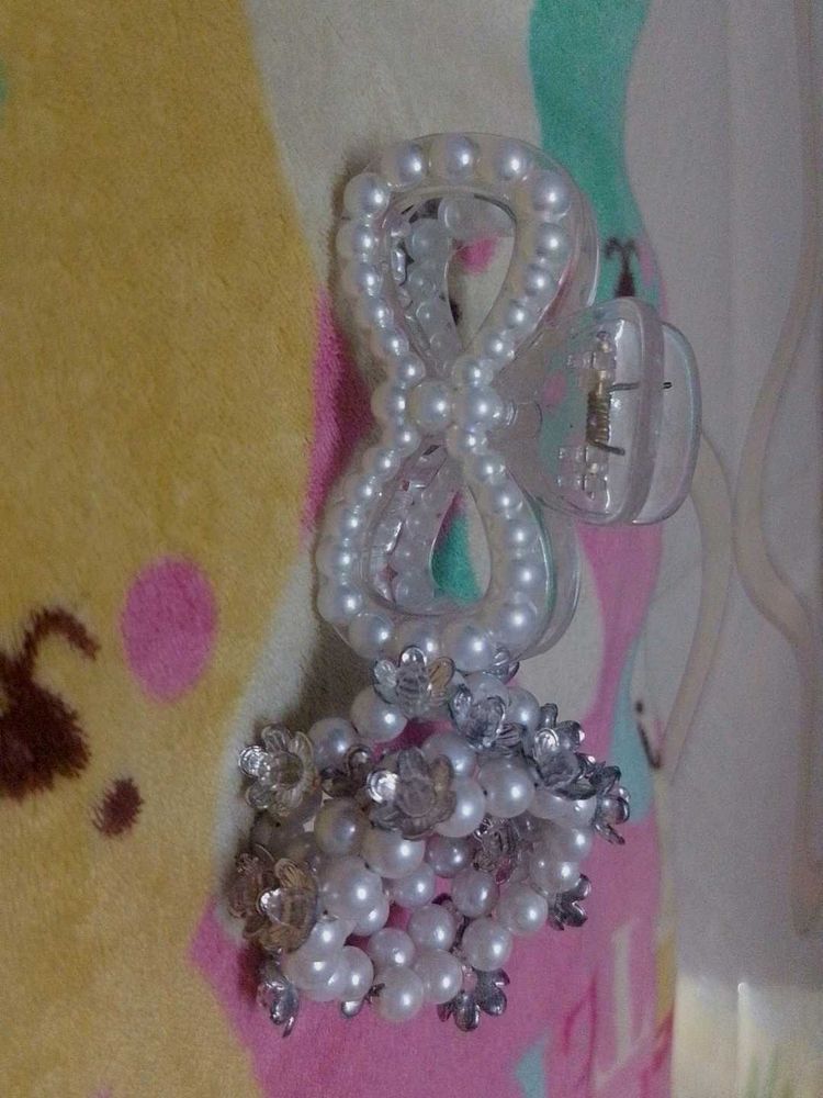 A Cute Wrap With Catch Clip