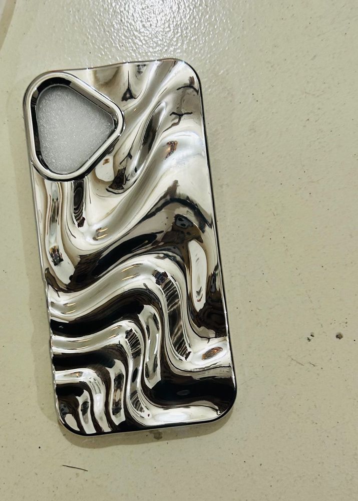 Chrome Wave iPhone 16 Case