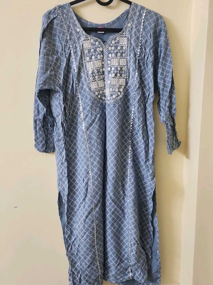 Stylish Blue Embroidered Kurta