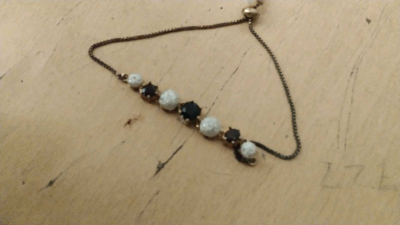 Elegant Black &amp; White Beaded Bracelet