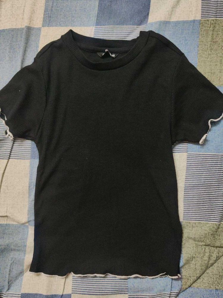 Black Ribbed Tee