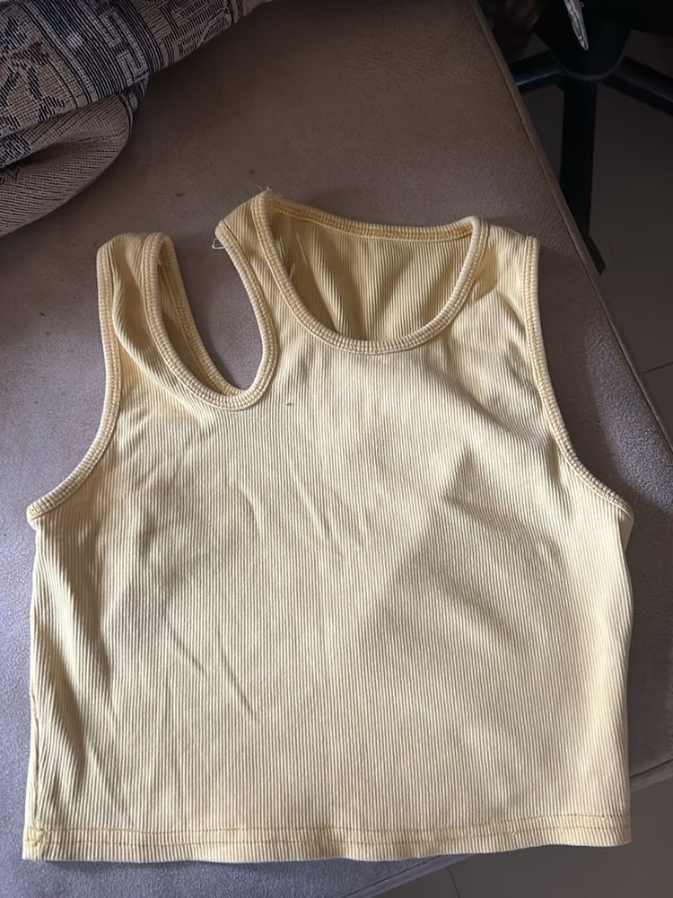 Stylish yellow crop top