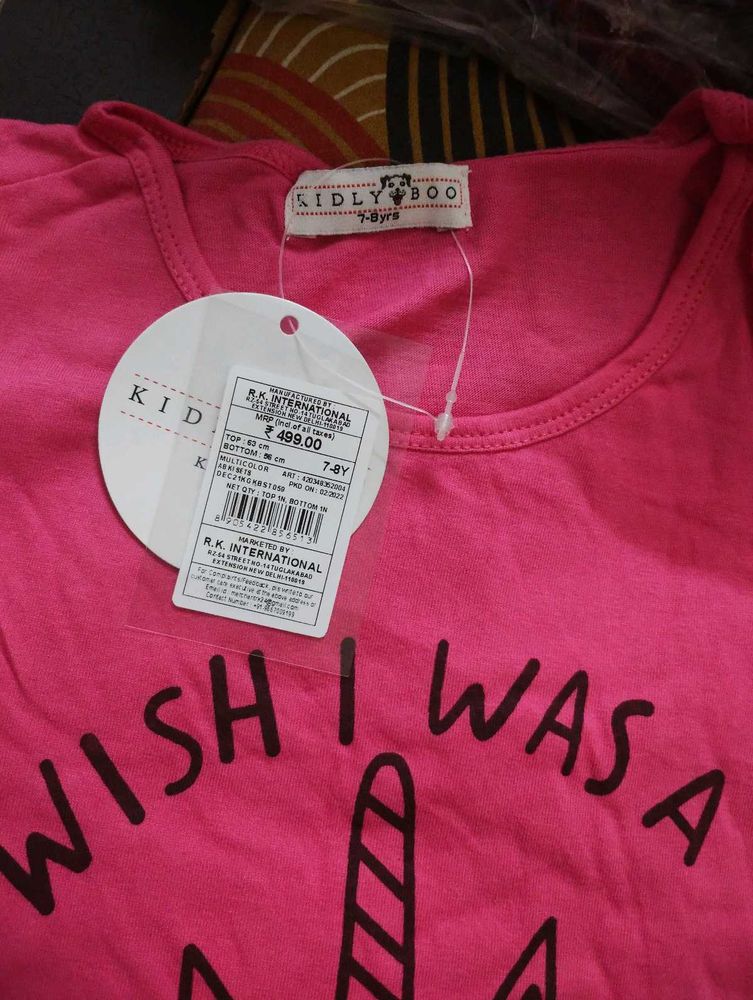 Cute Pink Graphic Tee With Denim Bottom