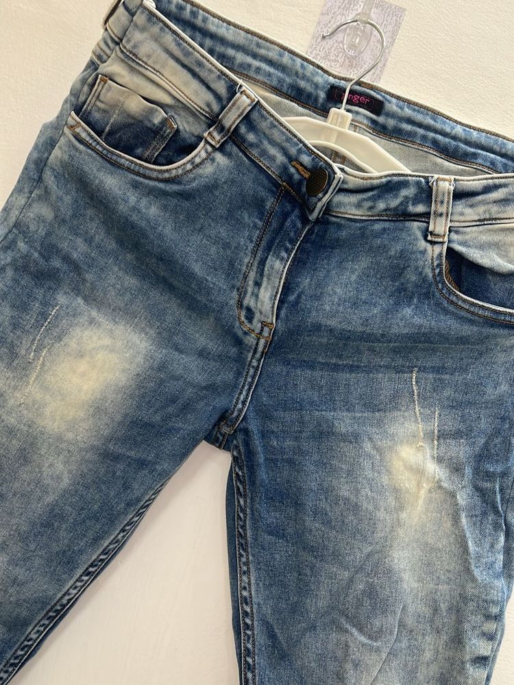 Women Distressed Jeans