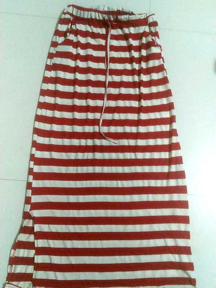 Huge Sale 🔴 🔴 🔴 Beutiful Red &amp;White Mixed Skirt