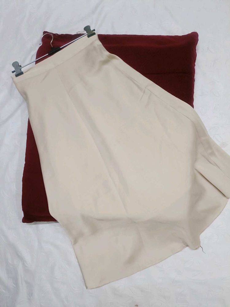 Sale💌New Elegant Beige Satin Skirt