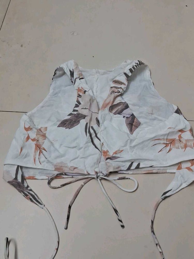 Floral Crop Vest Tieup Top