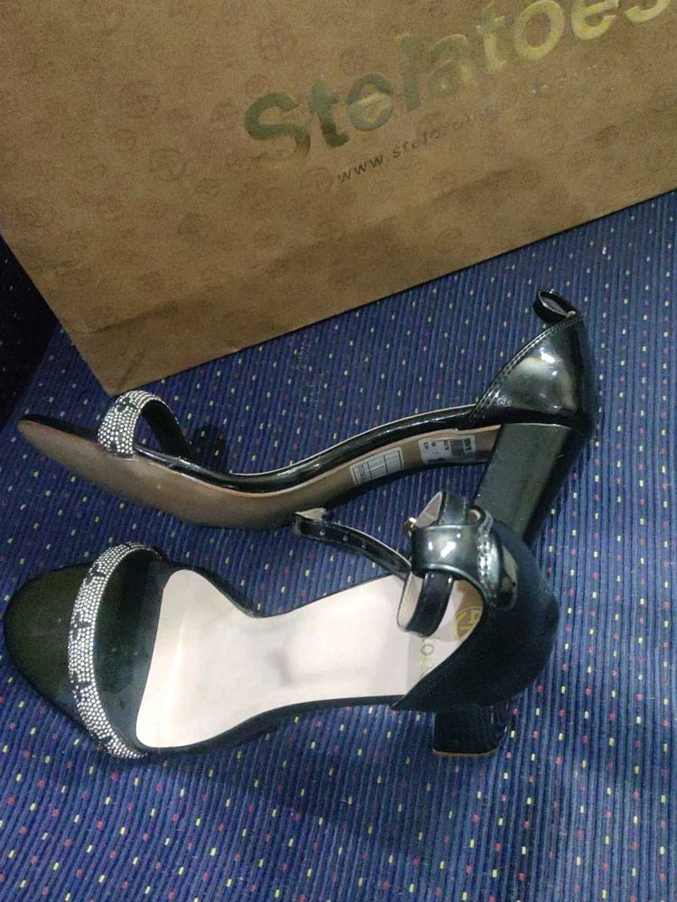 Black Heels 🖤