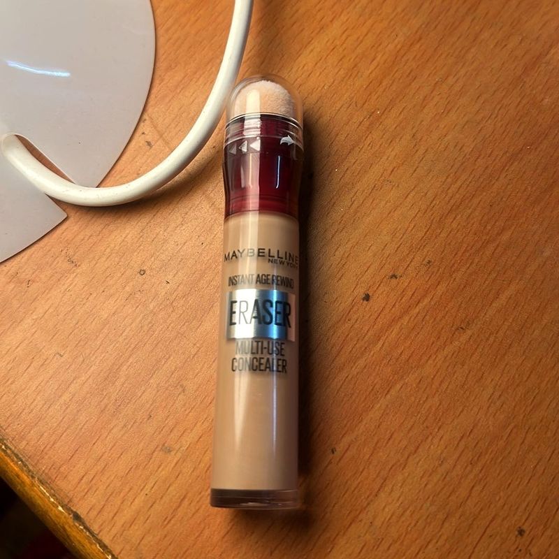 Maybelline Concealer ( Medium )