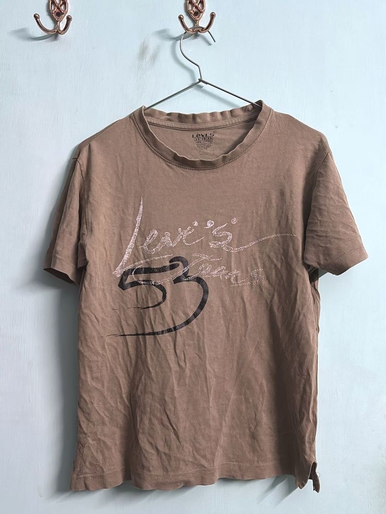 Levi&#39;s Graphic Tee