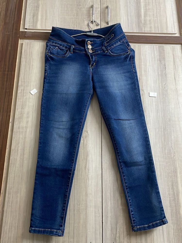 Women&#39;s High-Waisted Jeans