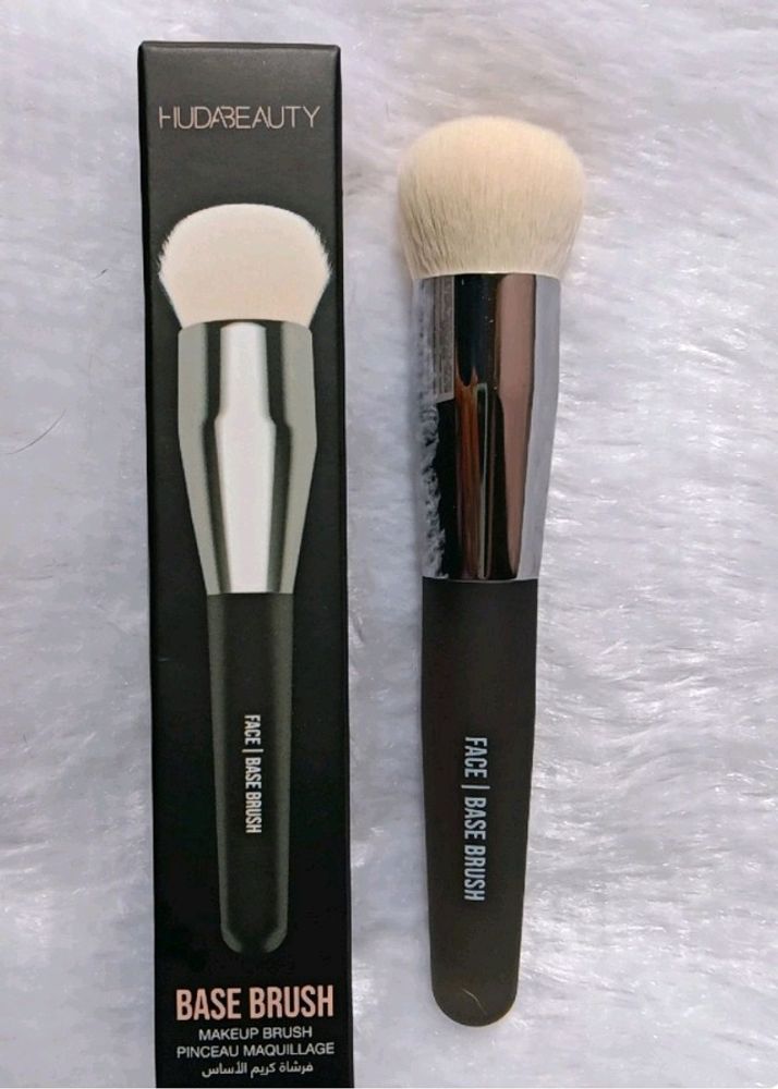 Huda Beauty Brush ♥️💕