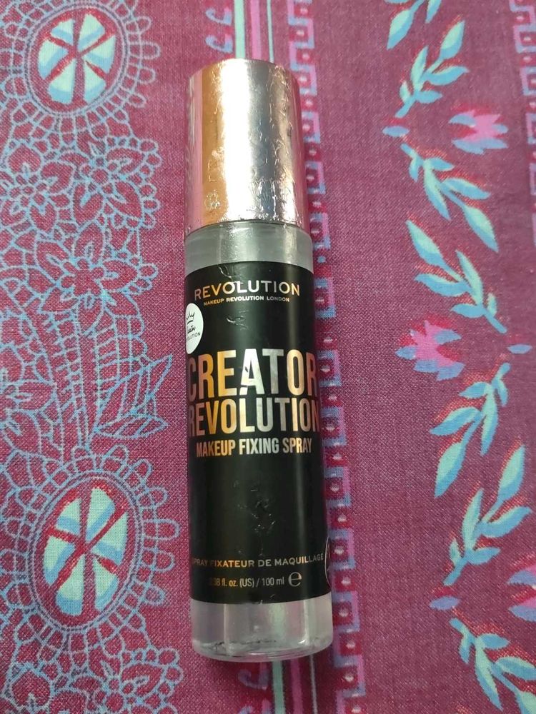 Makeup Revolution Fixing Spray