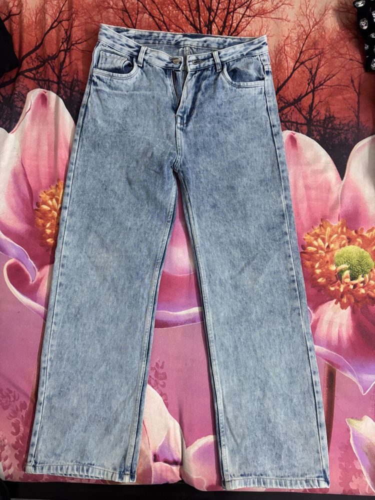Basic Washed Light Blue Jeans