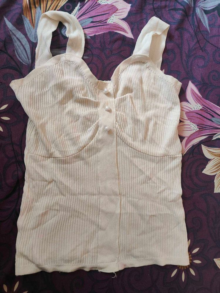 Stretchable White Sleeveless Top