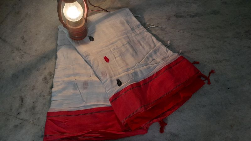 Beautiful White Saree With Red Border