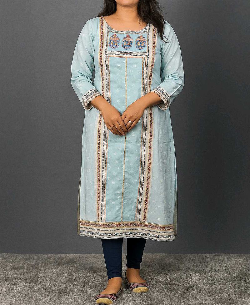 Elegant Blue Embroidered Kurta