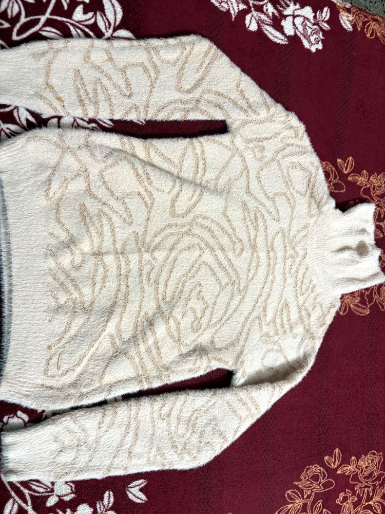 Cozy Patterned Turtleneck Sweater