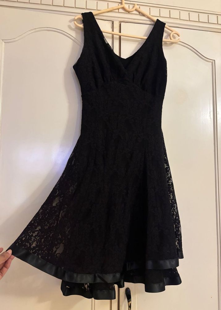 Elegant Black Lace Mini Dress