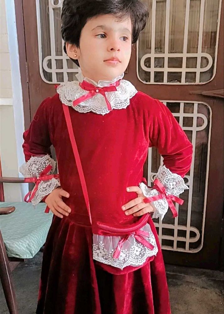 Tinkle Stylish Girl Frocks &amp; Ornaments Inside Bag