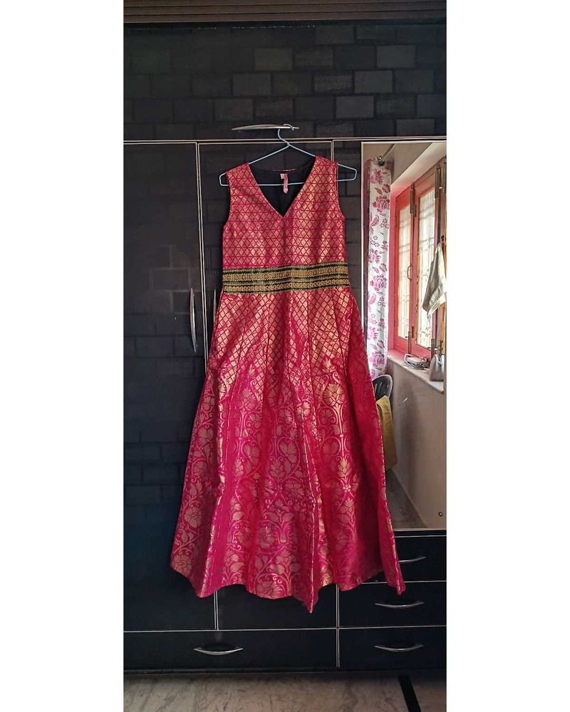 Elegant Pink Ethnic Gown