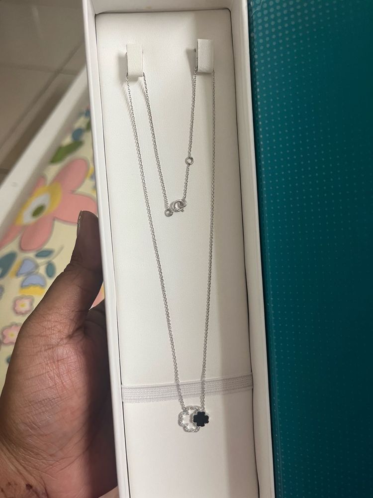 Authentic White Gold Necklace with Clover Pendant