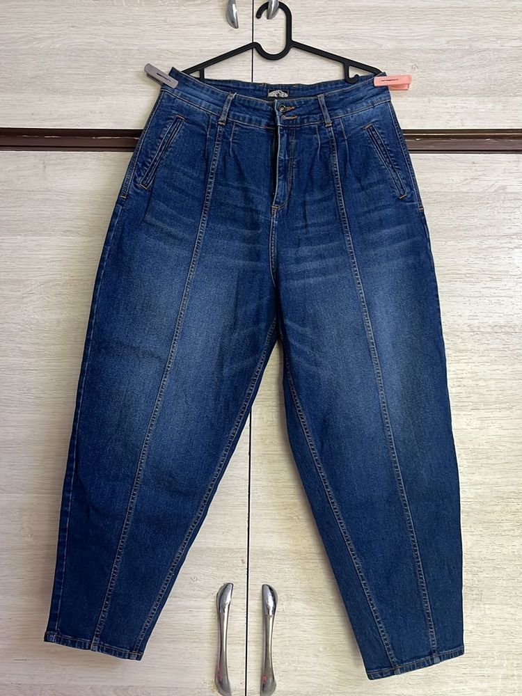 Slouchy Fit Jeans In Excellent Condition