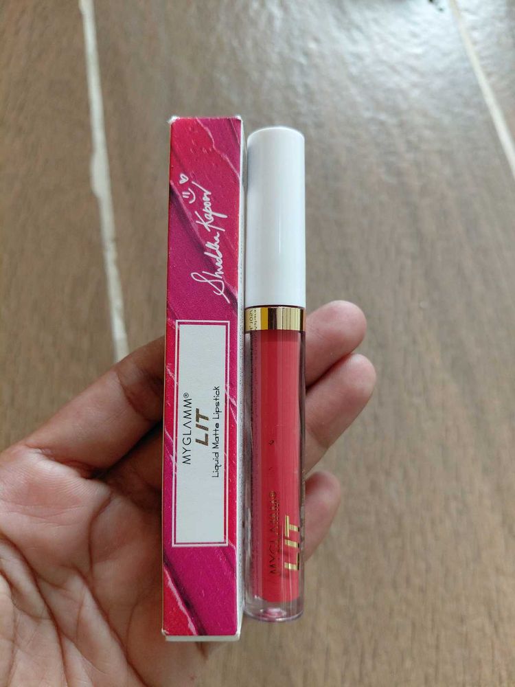 Myglamm LIT Liquid Lipstick Sugar Mama