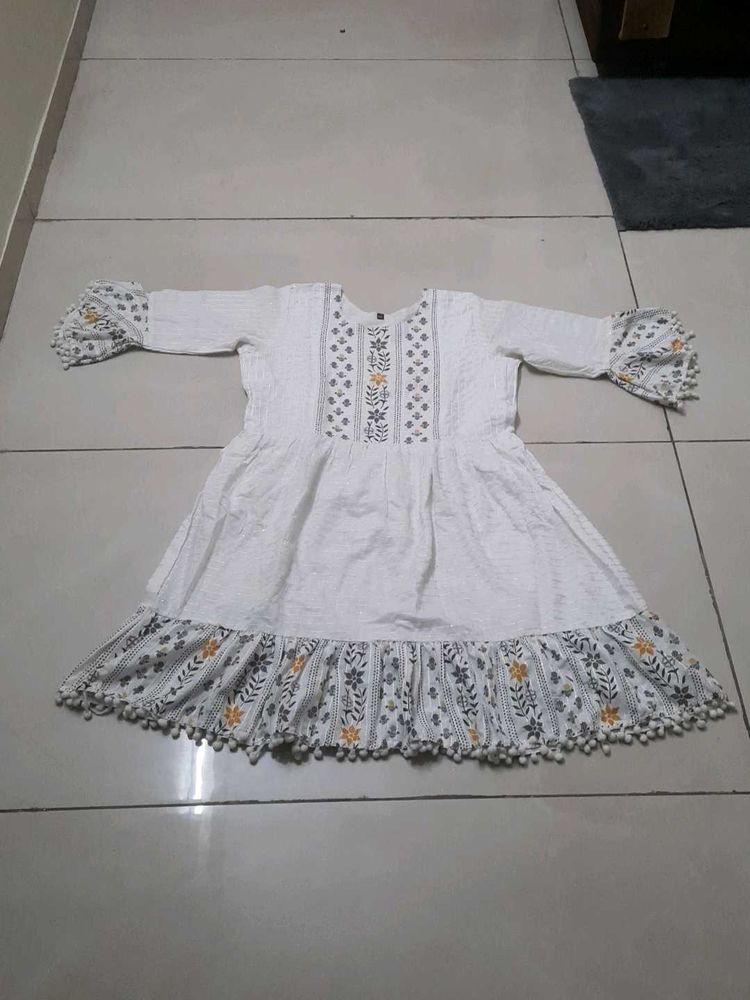 White Embroidered Kurta New