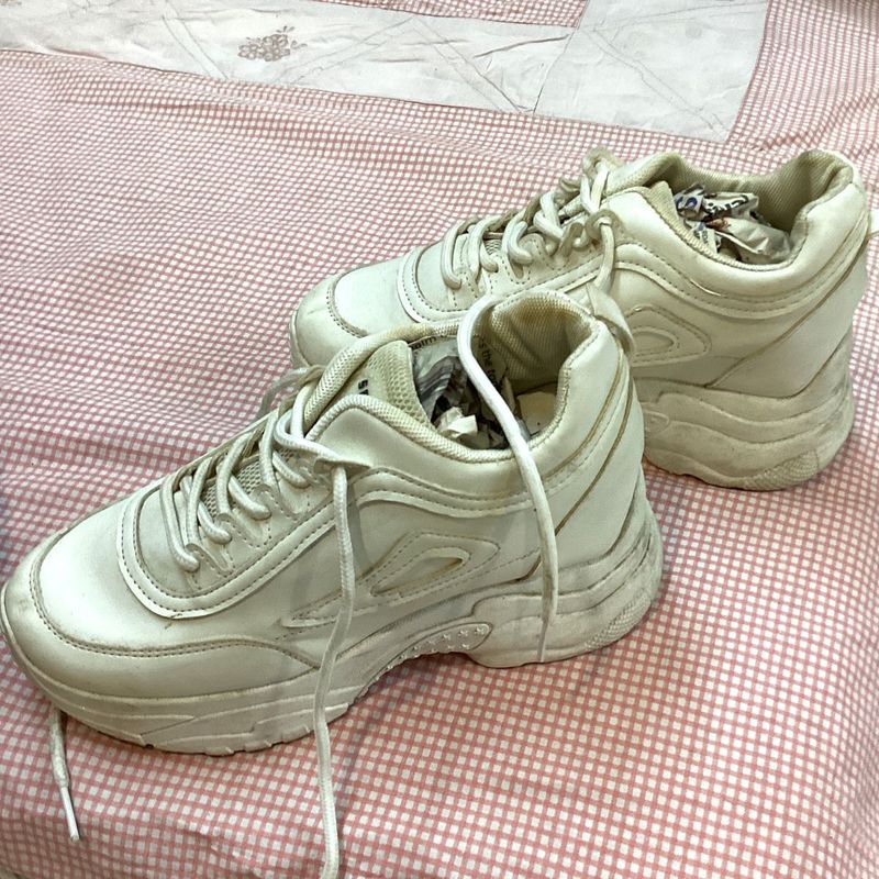 White chunky sneakers